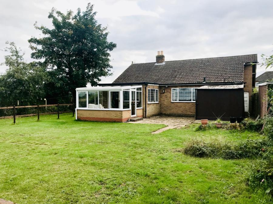 3 bedroom bungalow for sale in Potton Road, Everton, Sandy