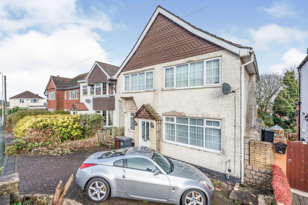 3 bedroom semidetached house for sale in Brynmawr Road, Bilston, West