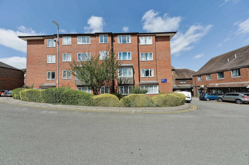 1 bedroom flat for sale in Albion Street, Dunstable, Bedfordshire, LU6