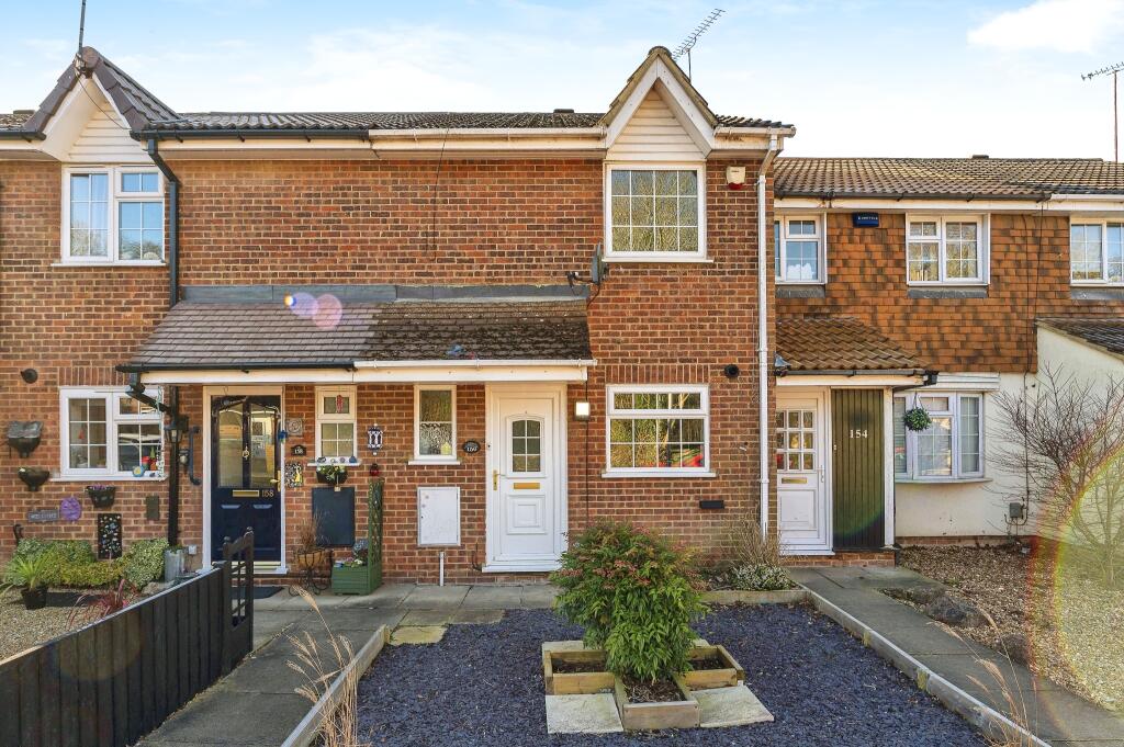 3 bedroom terraced house for sale in Cemetery Road, Houghton Regis