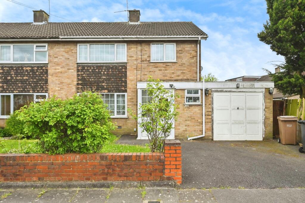 Main image of property: Thurlow Close, Luton, Bedfordshire, LU4