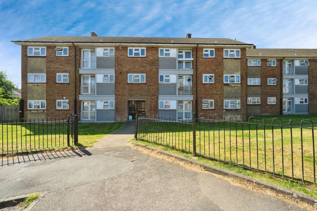 Main image of property: Drayton Road, Luton, Bedfordshire, LU4
