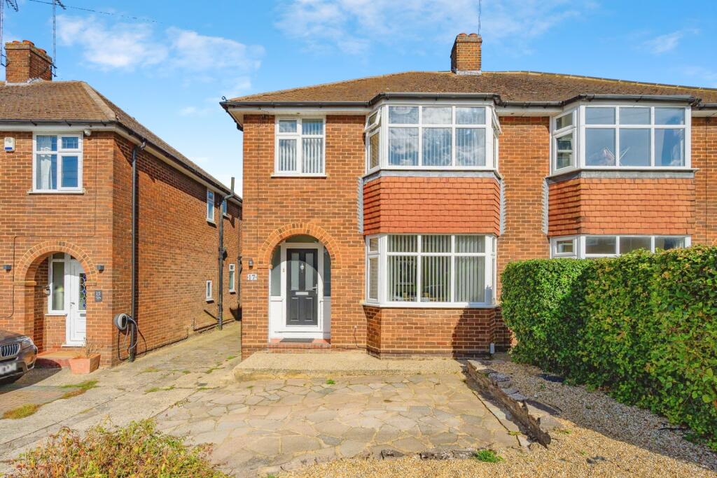 Main image of property: Norcott Close, Dunstable, Bedfordshire, LU5