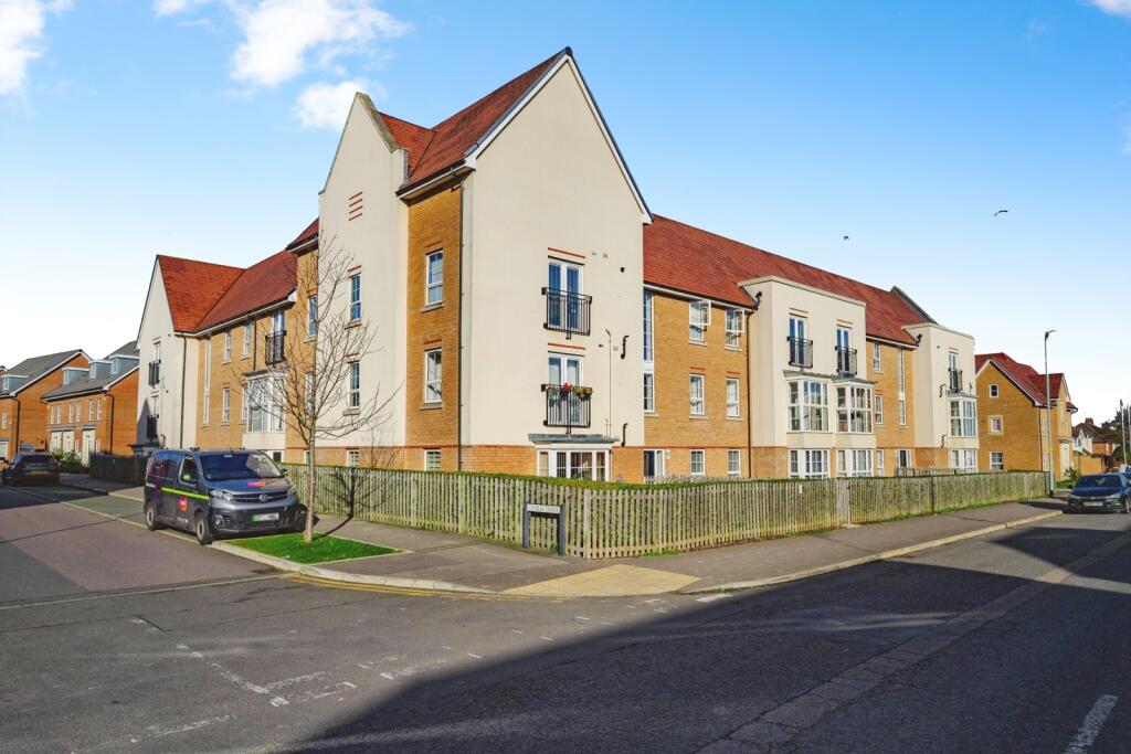 Main image of property: Frenchs Avenue, Dunstable, Bedfordshire, LU6