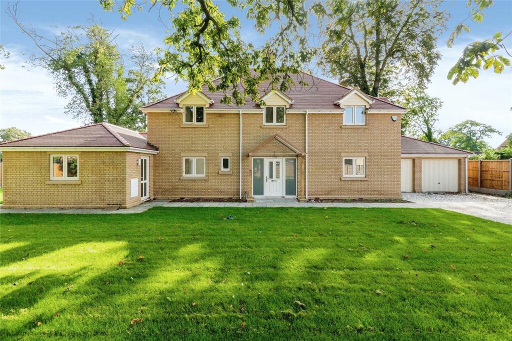 5 bedroom detached house for sale in Church Street, Clifton, Shefford