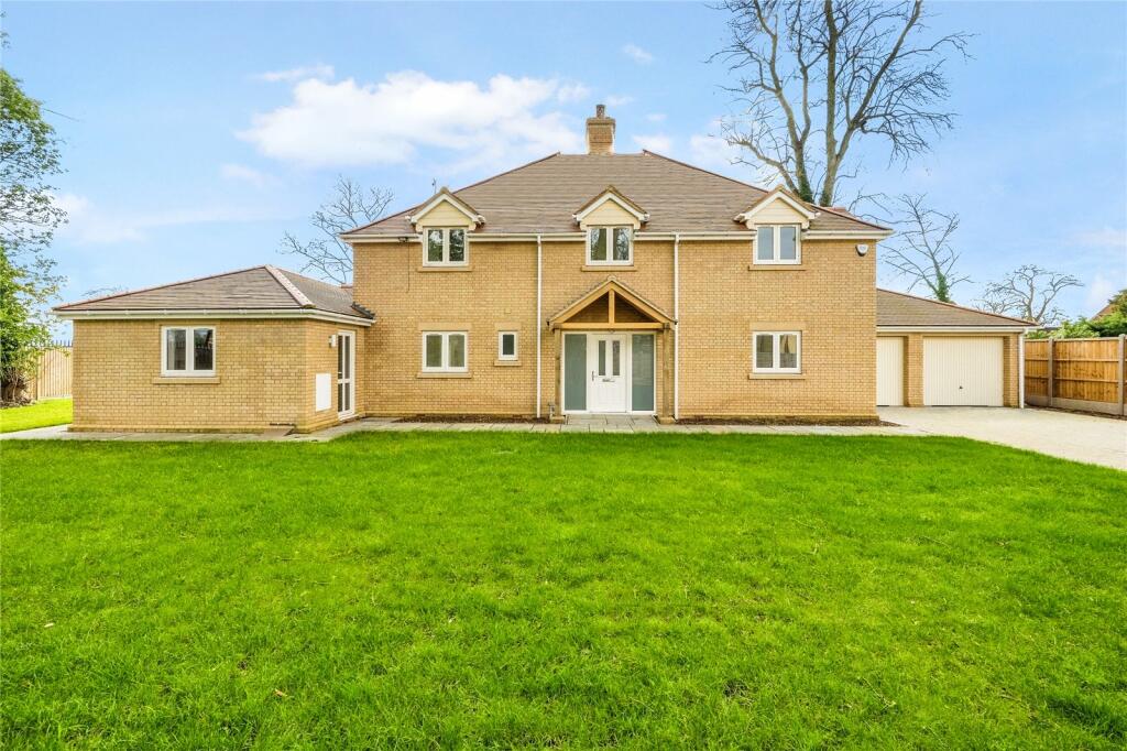 5 bedroom detached house for sale in Church Street, Clifton, Shefford