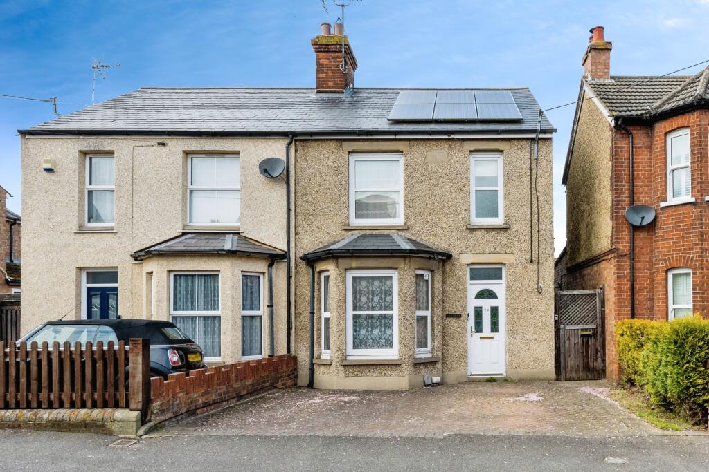 3 bedroom semidetached house for sale in Windmill Road, Flitwick