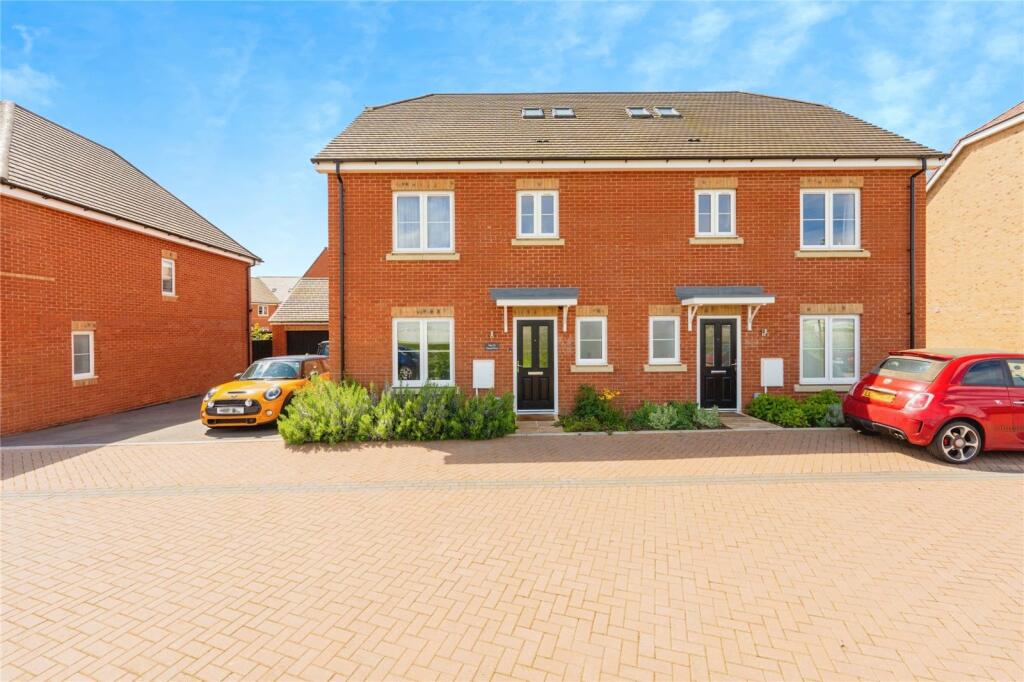 4 bedroom semidetached house for sale in Wheatfield Road, Houghton