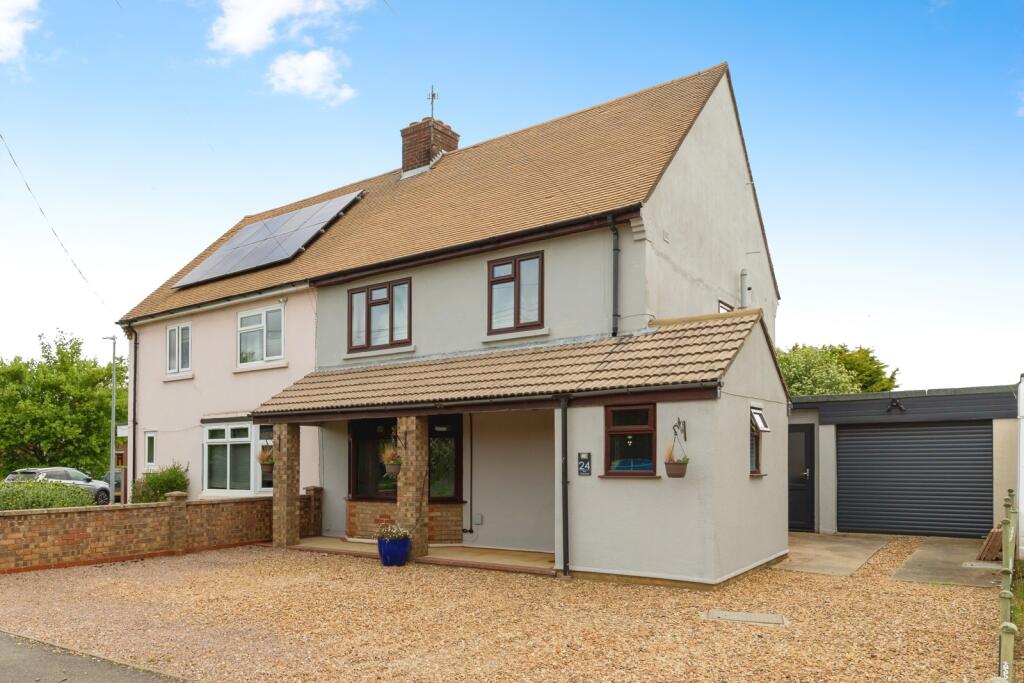 Main image of property: The Crescent, Stanford, Biggleswade, Bedfordshire, SG18