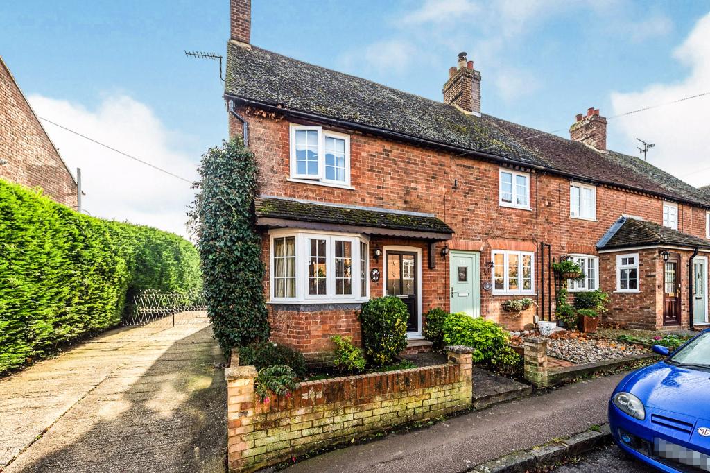 2 bedroom end of terrace house for sale in Street, Maulden