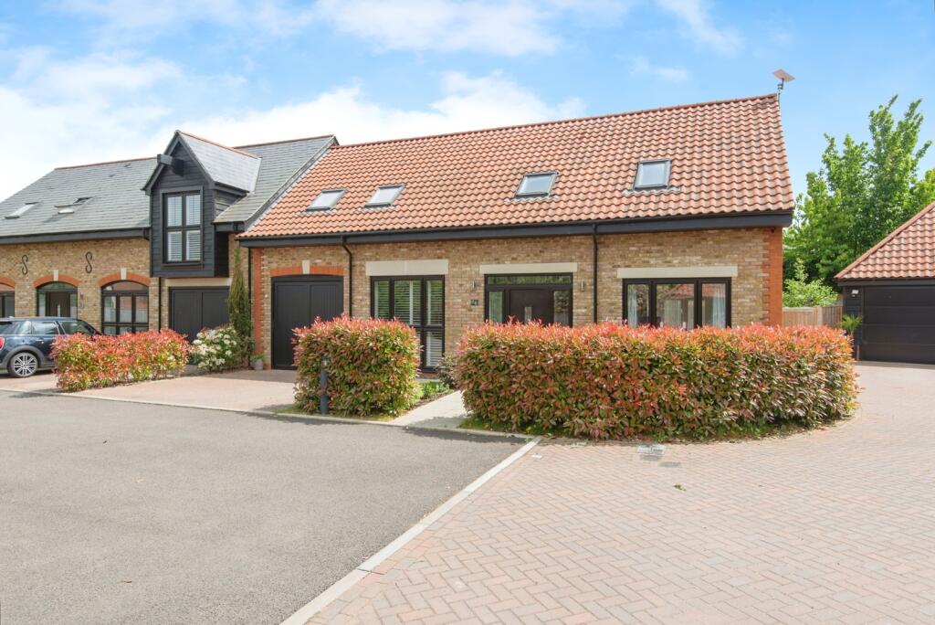 Main image of property: Middlefield Lane, Henlow, Bedfordshire, SG16