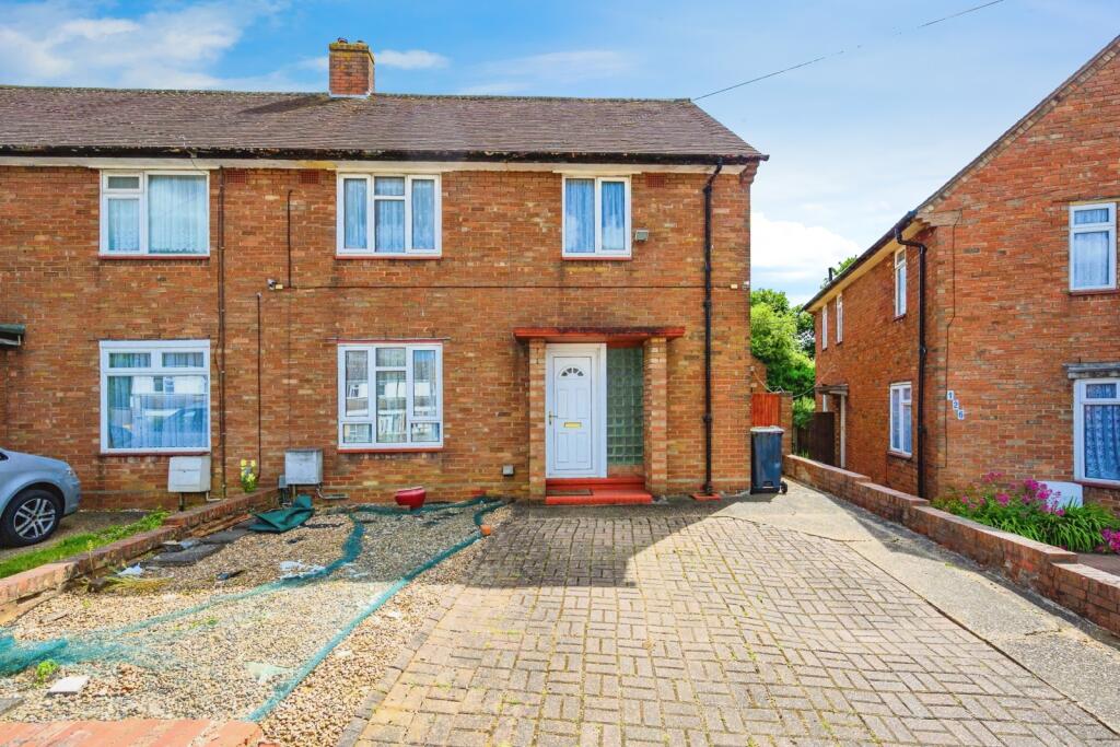 Main image of property: Hockwell Ring, Luton, Bedfordshire, LU4