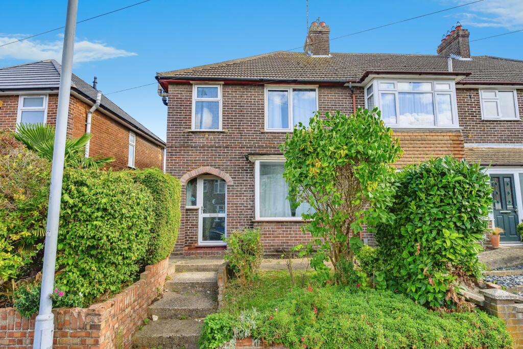 Main image of property: Neville Road, LUTON, Bedfordshire, LU3
