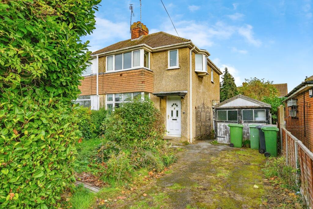 Main image of property: Mayne Avenue, Luton, Bedfordshire, LU4