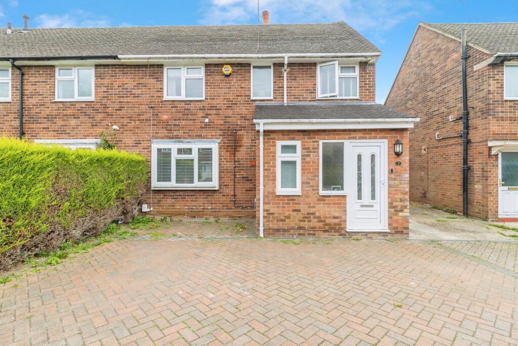 Main image of property: Finch Crescent, Leighton Buzzard, Bedfordshire, LU7