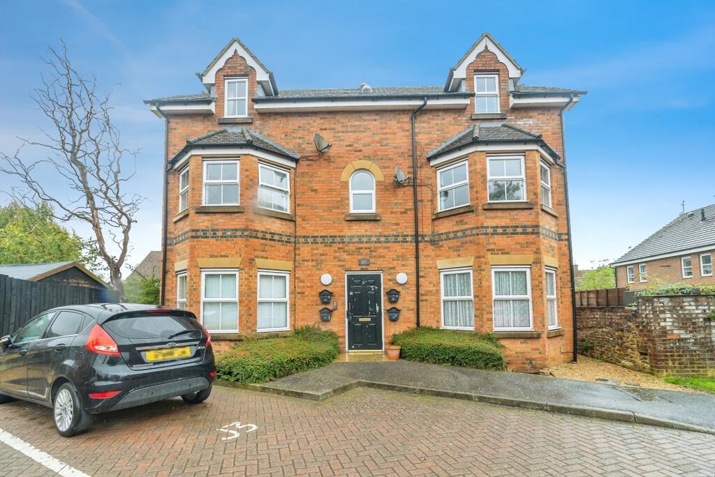 Main image of property: Gilbert Mews, Leighton Buzzard, Bedfordshire, LU7