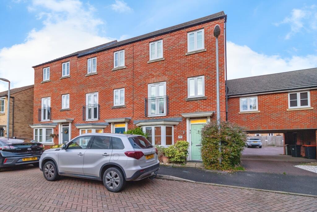 Main image of property: Kingfisher Drive, Leighton Buzzard, Bedfordshire, LU7