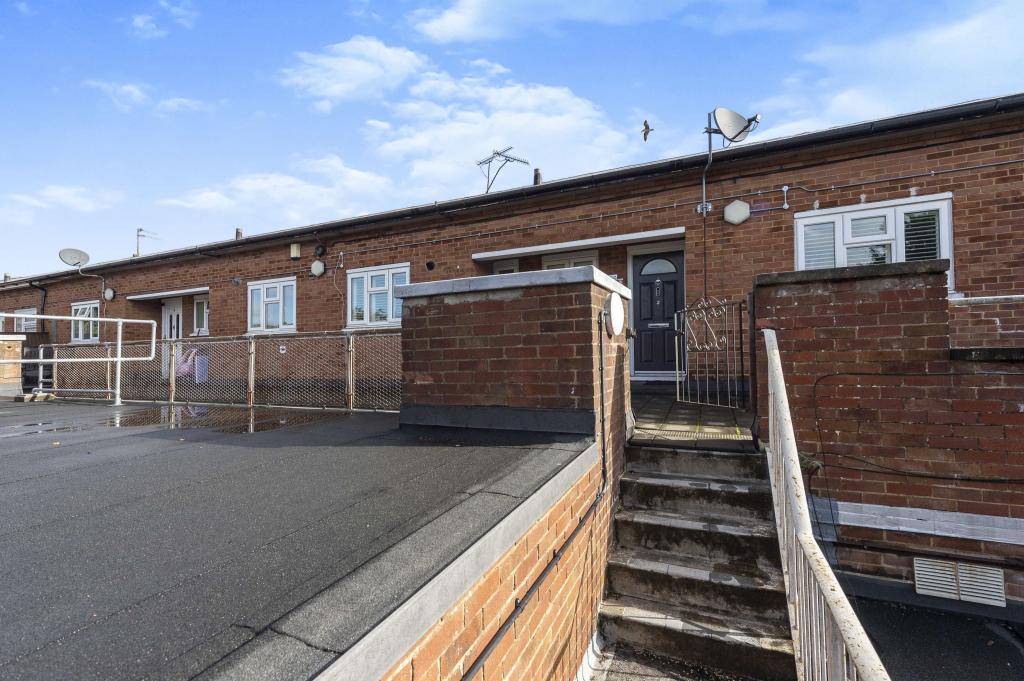 3 bedroom for sale in Croft Road, Luton, LU2