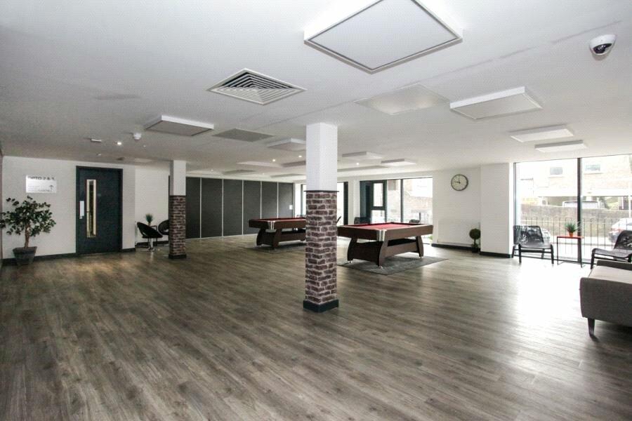 Studio flat for sale in Dumfries Street, Luton, Bedfordshire, LU1