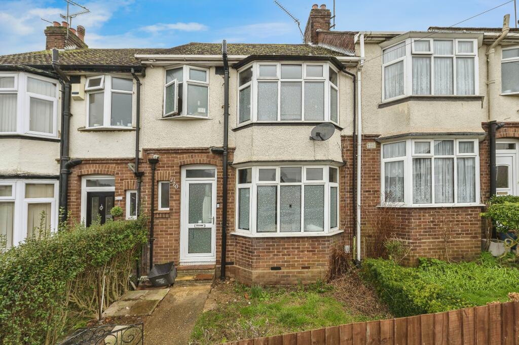 3 bedroom terraced house for sale in Milton Road, Luton, Bedfordshire, LU1
