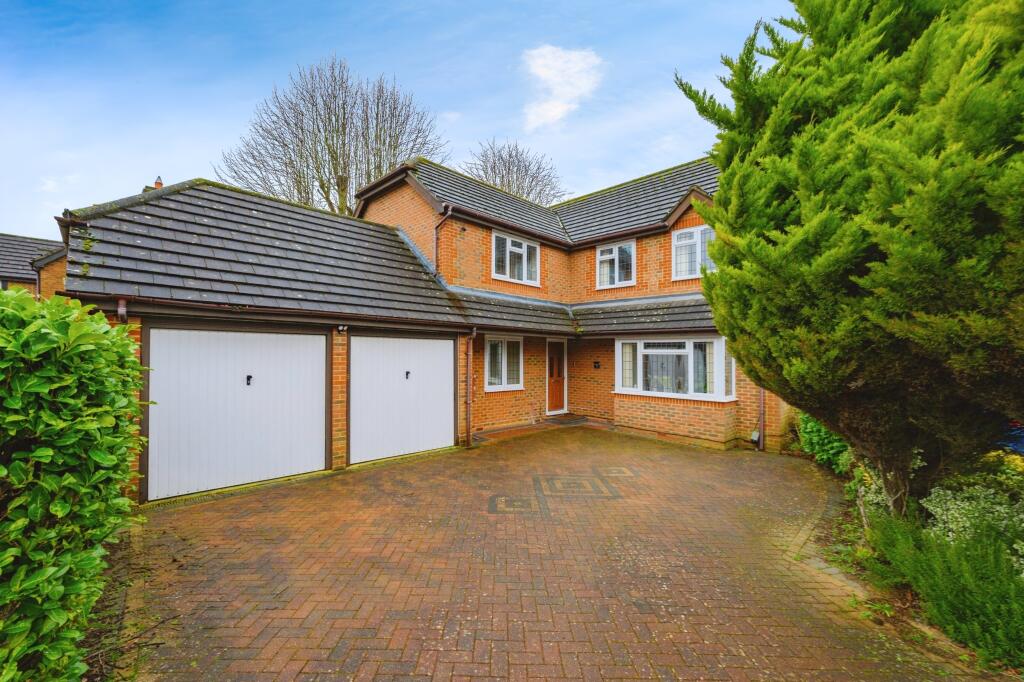 Main image of property: Greenside Park, LUTON, Bedfordshire, LU2