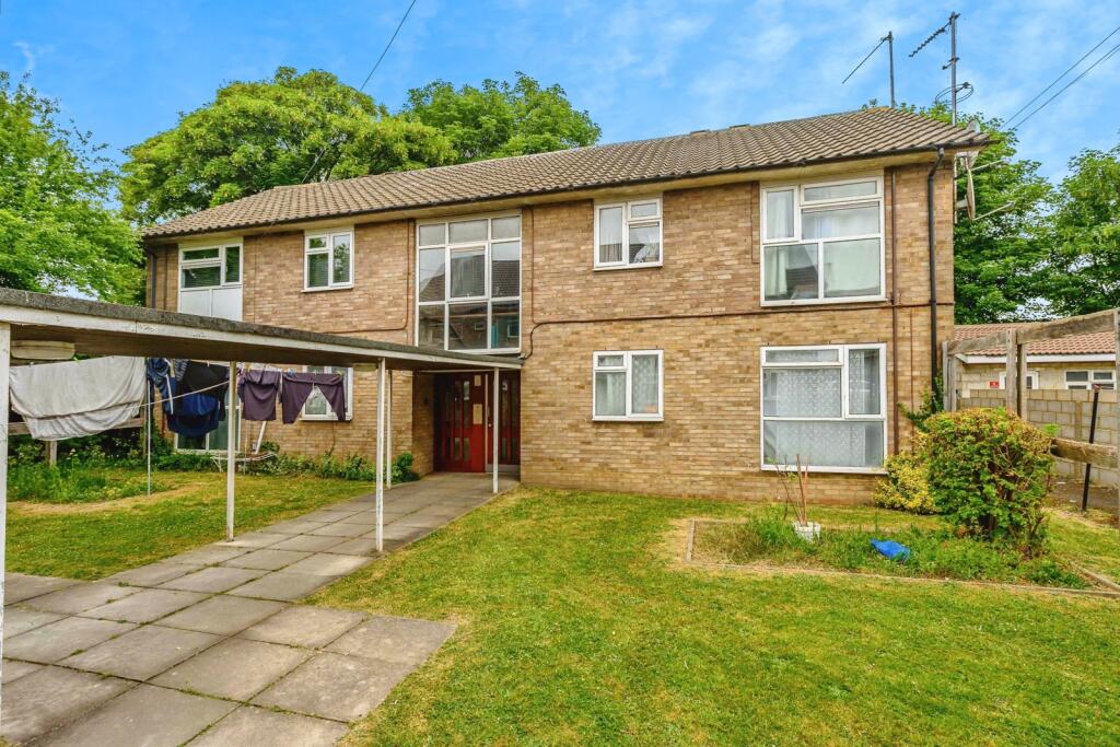 Main image of property: Selbourne Road, LUTON, Bedfordshire, LU4