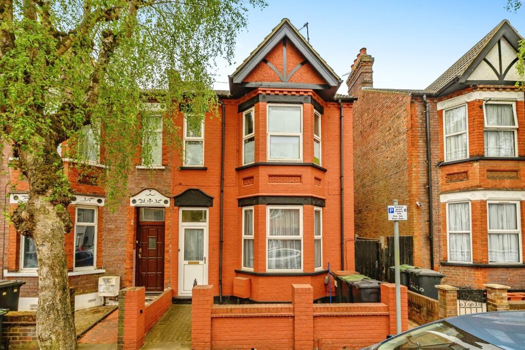 Main image of property: Avondale Road, Luton, Bedfordshire, LU1