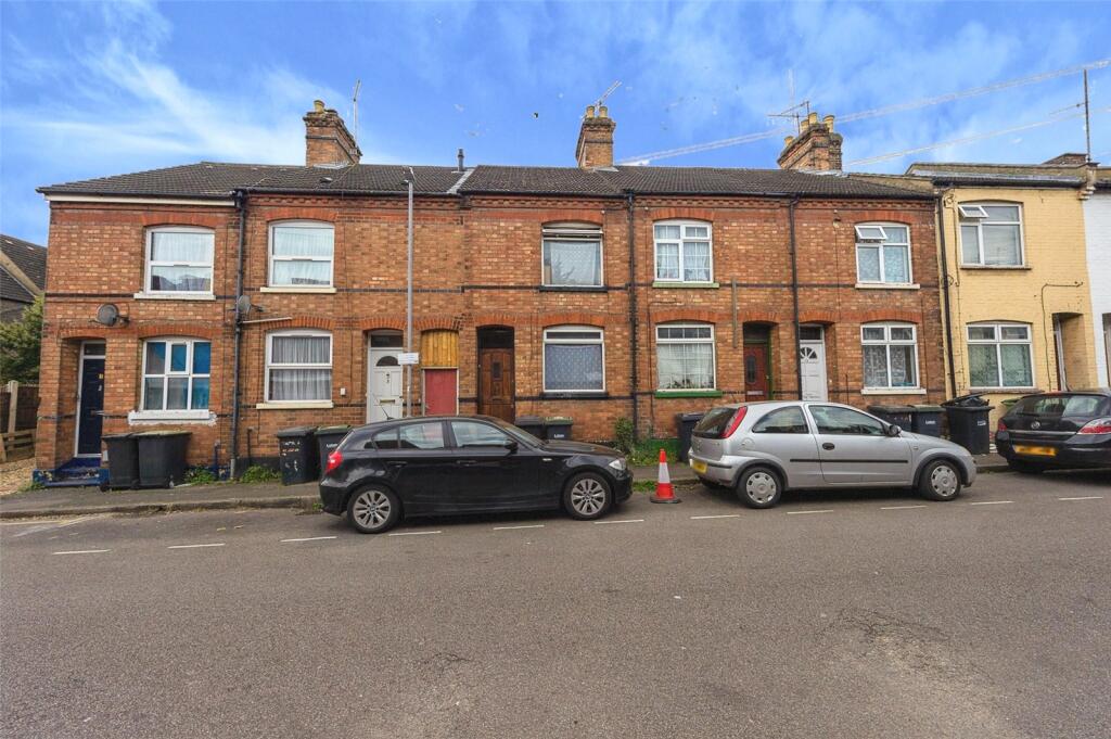 Main image of property: Hillside Road, Luton, Bedfordshire, LU3