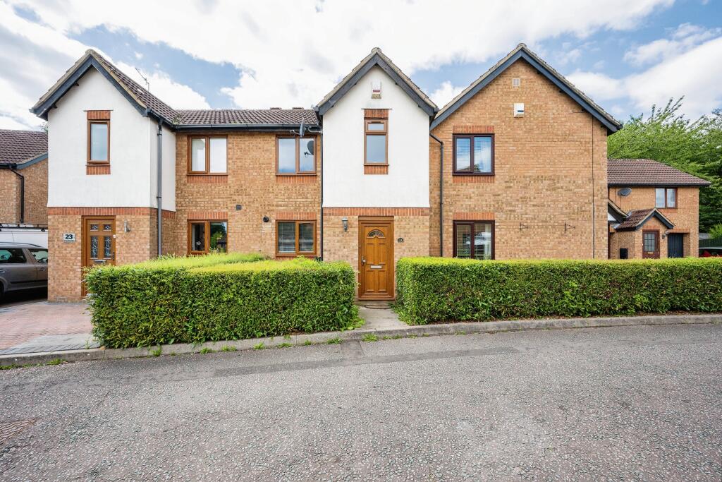 3 bedroom terraced house for sale in Groombridge, Kents Hill, Milton