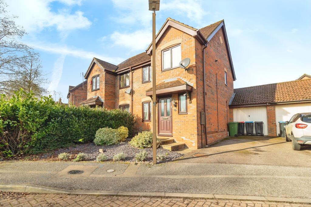 Main image of property: Beresford Close, Emerson Valley, Milton Keynes, Buckinghamshire, MK4