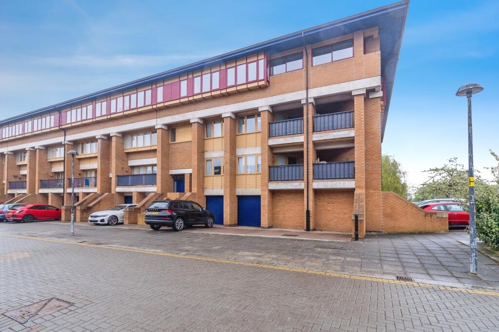 Main image of property: North Thirteenth Street, Milton Keynes, Buckinghamshire, MK9