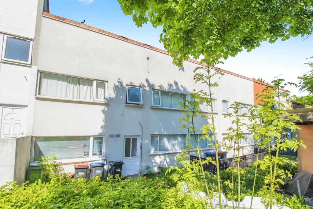 Main image of property: Colne, Tinkers Bridge, Milton Keynes, MK6