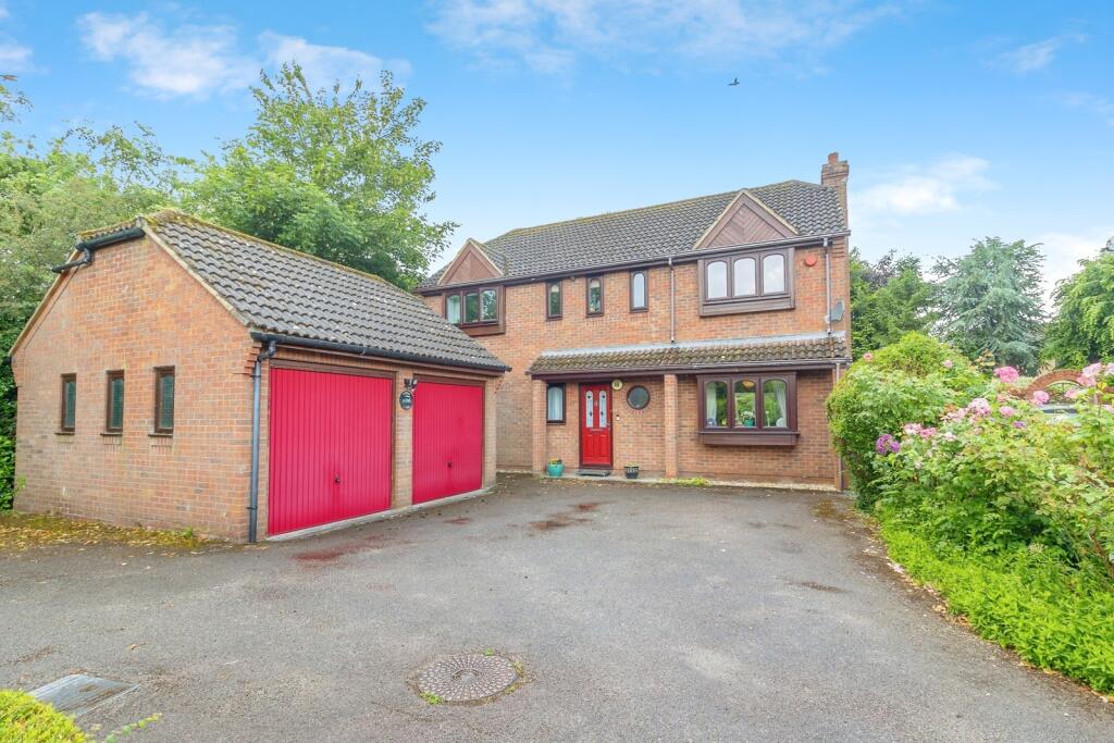 Main image of property: Rowsham Dell, Giffard Park, Milton Keynes, Buckinghamshire, MK14