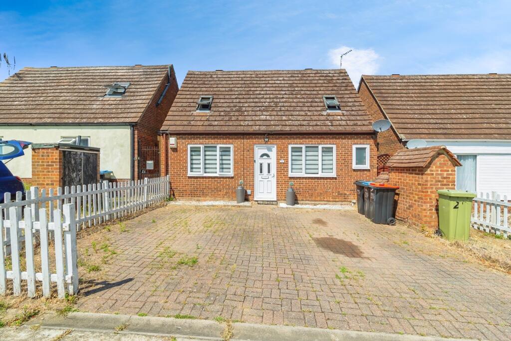 Main image of property: Butlers Grove, Great Linford, Milton Keynes, Buckinghamshire, MK14