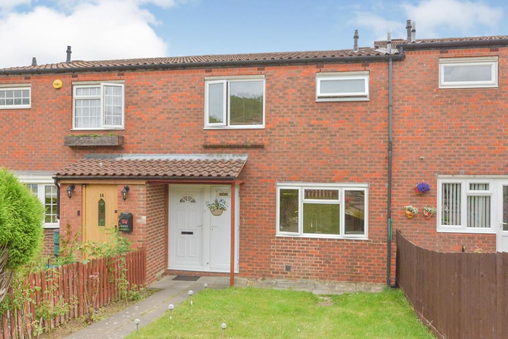 3 bedroom terraced house for sale in Stamford Ave, Springfield, Milton