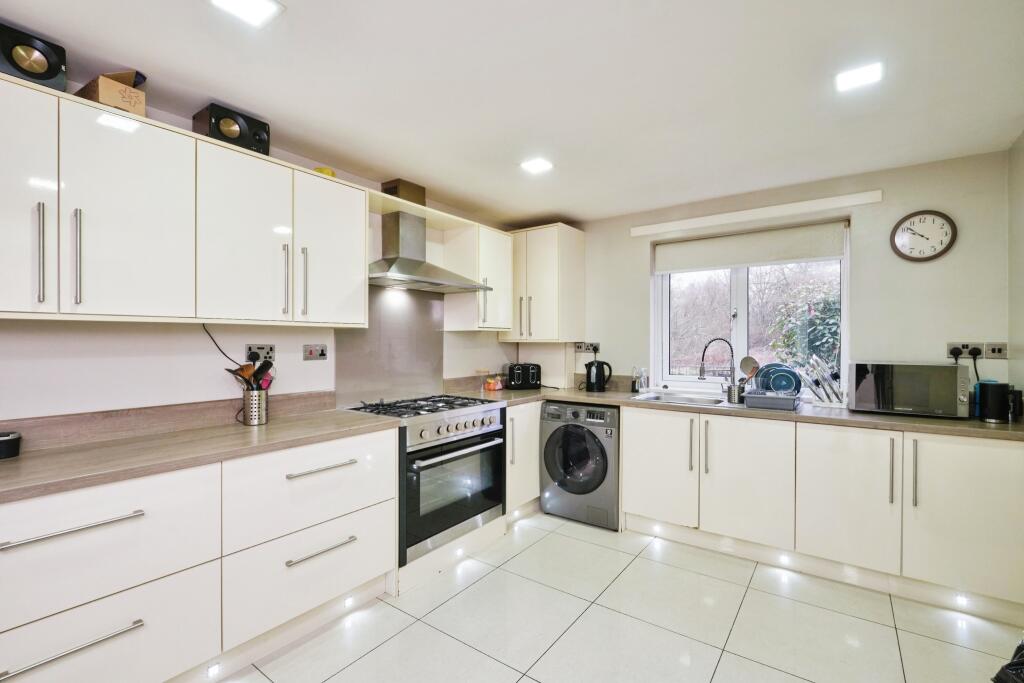 Additional property image - Larch Walk, Birmingham, West Midlands, B25