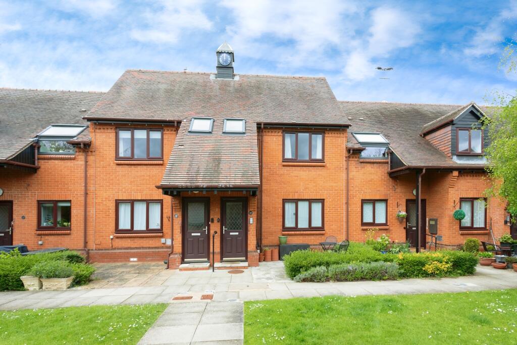 2 bedroom for sale in Fegans Court, Stony Stratford, Milton
