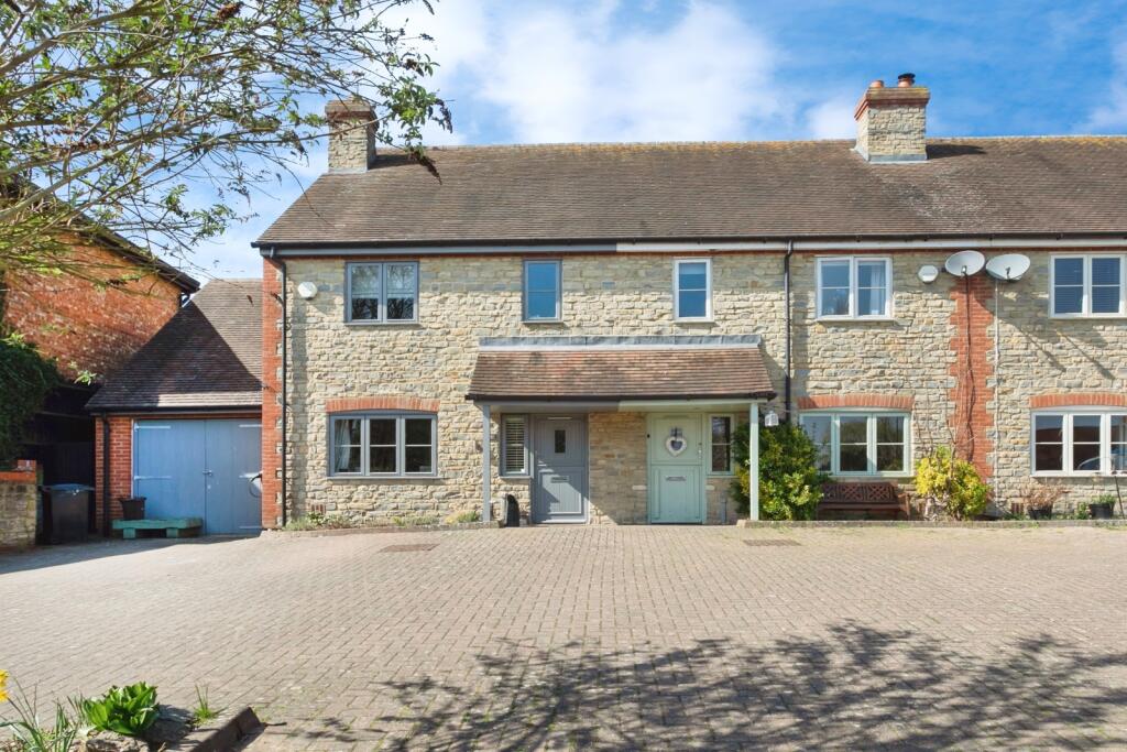Main image of property: Stratford Road, Cosgrove, Milton Keynes, Northamptonshire, MK19