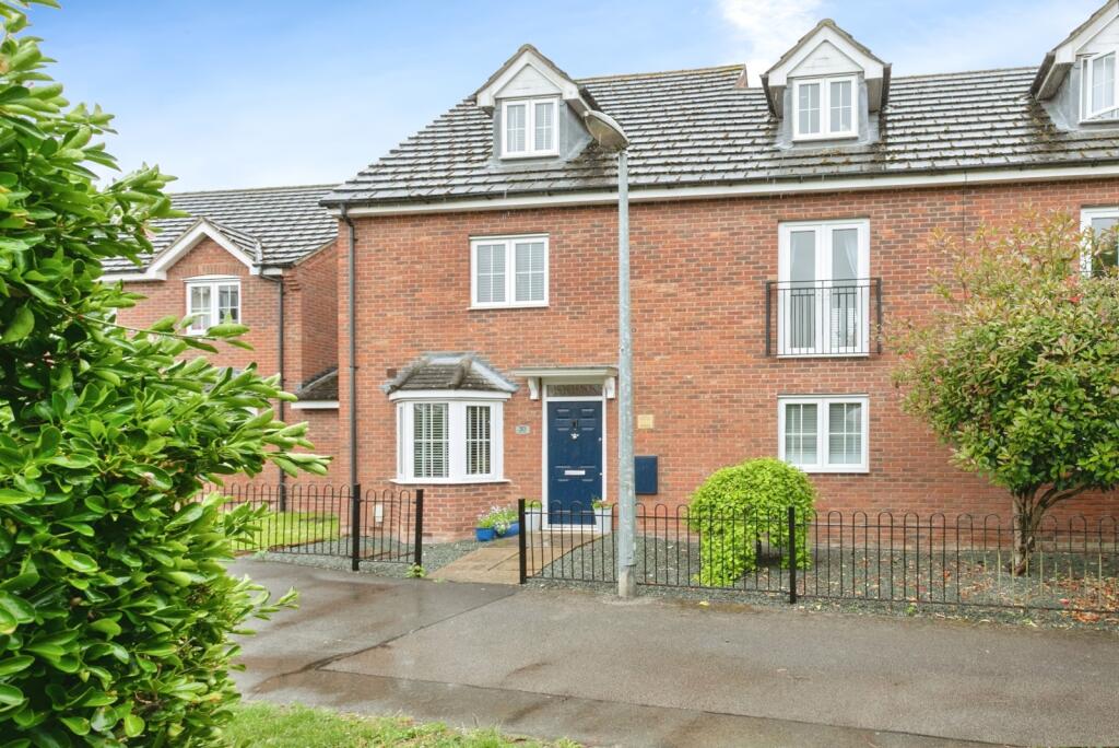 Main image of property: Foxholes Close, Deanshanger, Buckinghamshire, MK19