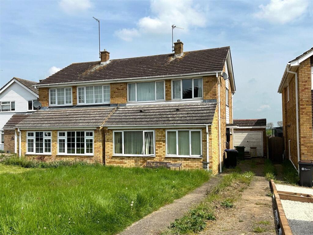 Main image of property: Glebe Road, Deanshanger, Milton Keynes, MK19