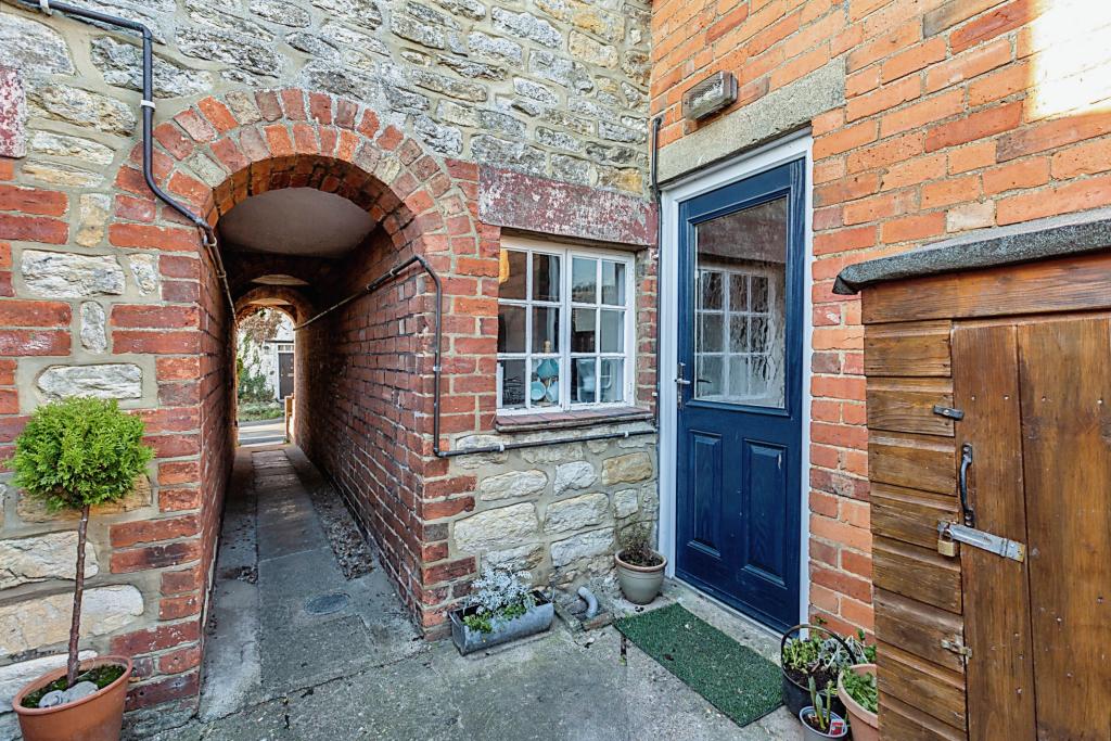 2 bedroom semidetached house for sale in Blackwell End, Potterspury