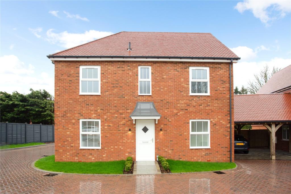 3 bedroom detached house for sale in Charing Hill, Charing, Kent, TN27