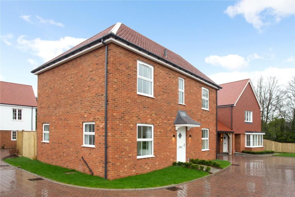 3 bedroom detached house for sale in Charing Hill, Charing, Kent, TN27
