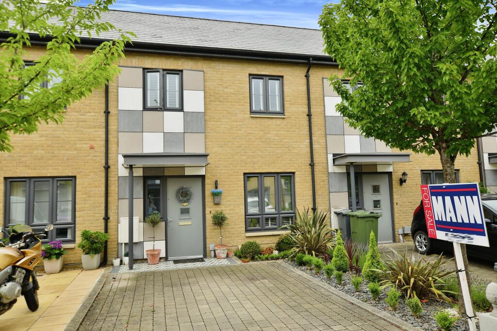 2 bedroom terraced house for sale in Kirtley Way, Ashford, Kent, TN24