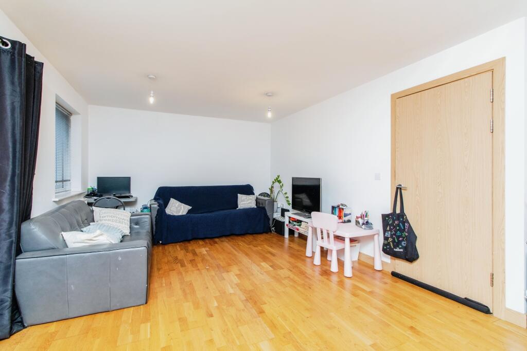 Additional property image - Salisbury Road, Dartford, Kent, DA2