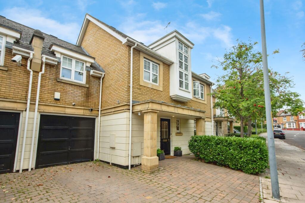 Main image of property: Sanderling Way, Greenhithe, Kent, DA9