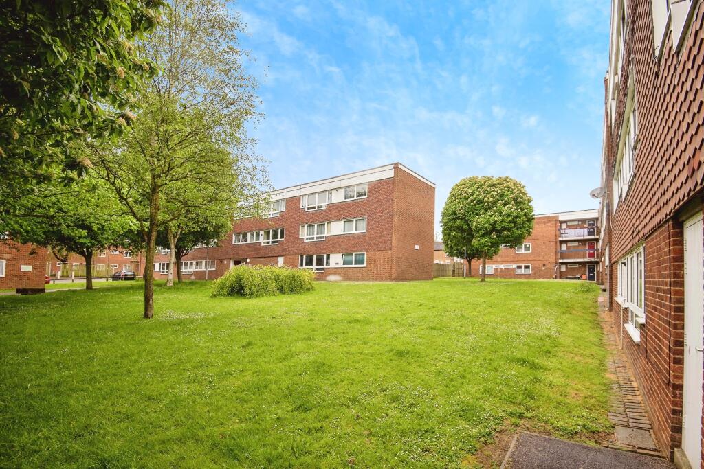2 bedroom flat for sale in Arden Street, Gillingham, Kent, ME7
