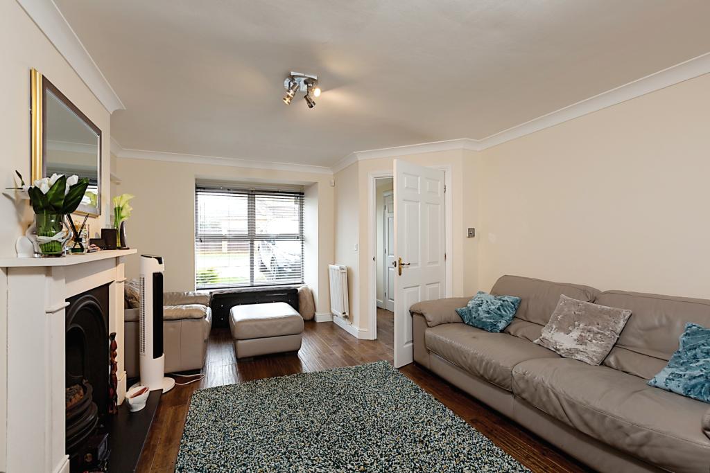 4 bedroom detached house for sale in Marsh View, Gravesend, Kent, DA12