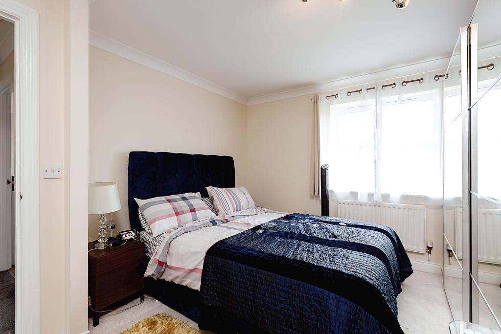 4 bedroom detached house for sale in Marsh View, Gravesend, Kent, DA12