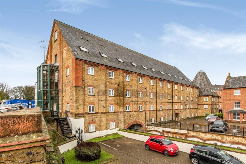 1 bedroom flat for sale in The Maltings, Clifton Road, Gravesend, Kent